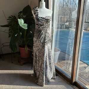 Beautiful leopard print one shoulder dress size 7/8